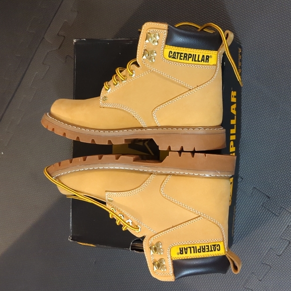 NEW. Caterpillar Second Shift Work Boots - Picture 4 of 8